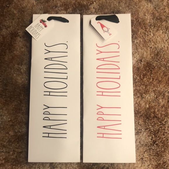 🍒3/30$.RAE DUNN " HAPPY HOLIDAYS" 2 Gift Bags for bottles - Picture 1 of 6